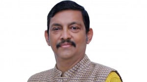 আ.লীগ প্রার্থী শাহদাব আকবর লাবুকে শোকজ