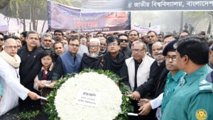 শহীদ বুদ্ধিজীবীদের প্রতি জাতীয় বিশ্ববিদ্যালয় উপাচার্যের শ্রদ্ধা