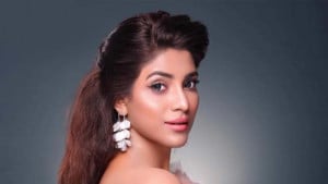 চোখের সামনে গোলাগুলি, বুক ধড়ফড় করছিল নায়িকার
