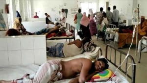 ২ পরিবারের সদস্যদের অজ্ঞান করে মালামাল লুট, হাসপাতালে ভর্তি ১৬