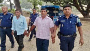 ব্যাংকে লোনের জন্য সুপারিশ করতে গিয়ে ‘ভুয়া ডিজিএফআইসহ’ আটক ২