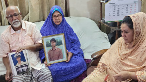 জলদস্যুদের হাত থেকে মুক্তি, প্রিয় মানুষকে দেখার অপেক্ষায় পরিবার