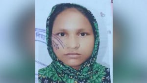 একজনের কার্ড দিয়ে চাল তুলে খেয়েছেন অন্যজন