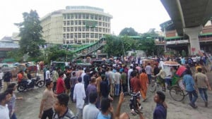 আন্দোলন চালিয়ে যাওয়ার ঘোষণা দিয়ে শাহবাগ ছাড়লেন শিক্ষার্থীরা