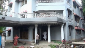 শাজাহান খান ও বাহাউদ্দিন নাছিমের বাড়ি-ব্যবসা প্রতিষ্ঠান ভাঙচুর