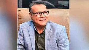 জাতীয় বিশ্ববিদ্যালয়ের উপাচার্য আমানুল্লাহ, ফুল না দেওয়ার আহ্বান 