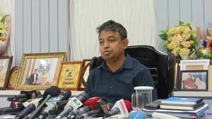 সাবেক ডিবি প্রধান হারুন ও তার স্ত্রীর দেশত্যাগে নিষেধাজ্ঞা
