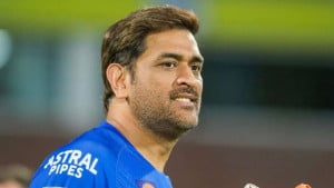 ধোনিকে অনভিষিক্ত তালিকায় রাখতে চায় চেন্নাই 