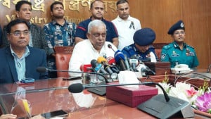 ঢাকাসহ চার জেলায় কারফিউ অব্যাহত থাকবে: স্বরাষ্ট্রমন্ত্রী 
