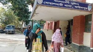 পর্নোগ্রাফি চক্রের ফাঁদে লাখ টাকা খোয়ালেন প্রবাসীর স্ত্রী
