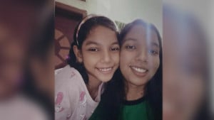 রাজধানীতে বাসা থেকে বেরিয়ে নিখোঁজ ২ বোন