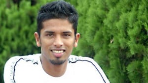 এবার যদি হকিটা একটু ঘুরে দাঁড়ায়