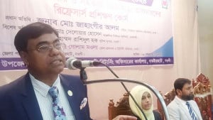 নওগাঁ-২ আসনে ভোটারদের ভোটকেন্দ্রে আসার পরিবেশ আছে: ইসি সচিব