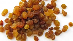 কিশমিশ ভিজিয়ে খাওয়ার উপকারিতা