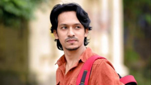 পরিচালকের বিরুদ্ধে অভিনেতাকে মারধরের অভিযোগ