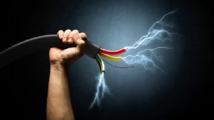 রায়পুরায় বিদ্যুৎস্পর্শে ২ জনের মৃত্যু