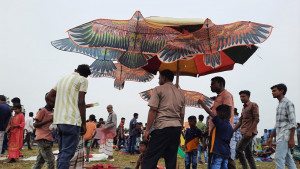 তুলশীগঙ্গার তীরে ঘুড়ির মেলা