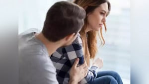 স্ত্রী অল্পতেই রেগে যান? শান্ত করবেন কীভাবে