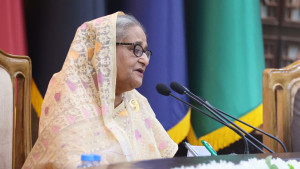 গুলি বোমা লাগবে না, জনগণ থেকে বিচ্ছিন্ন হলেই মারা যাব: প্রধানমন্ত্রী