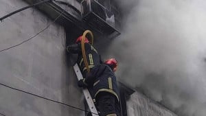 চকবাজারের কেমিক্যাল গুদামের আগুন নিয়ন্ত্রণে