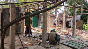 আশ্রয়ণের পুরোনো ৮০ ঘর সাত লাখে বিক্রি