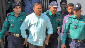 ‘বলে দিলে হয় আপনাদের ফাঁসি রেডি, দড়ি দিলেই হয়’