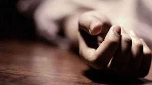 মেহেদির দাগ না মুছতেই গৃহবধূকে ‘হত্যা’, লাশ হাসপাতালে রেখে পালাল স্বামী