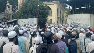 কাকরাইল মসজিদে ঢুকলেন সাদপন্থিরা