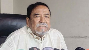 ছাত্রদের কর্মকাণ্ডে মনে হয়, দেশটা তারাই স্বাধীন করেছে