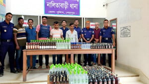 শেরপুরে বিপুল পরিমাণ মদসহ আটক ২