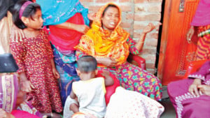ঋণের কিস্তি ও সংসার চালানো নিয়ে দুশ্চিন্তা