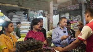 ডিমের দাম বেশি নেওয়ায় দোকান বন্ধ