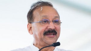 মুম্বাইয়ে সাবেক মন্ত্রী সিদ্দিককে গুলি করে হত্যা