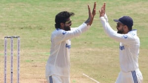 বাংলাদেশকে বড় লক্ষ্য দিতে চায় জাদেজা