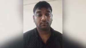 কটিয়াদী বাসস্ট্যান্ডে ছিনতাই করে পালানো যুবক মুন্সিগঞ্জ থেকে গ্রেপ্তার