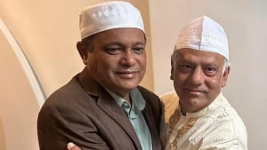 লন্ডনে ঈদের জামাতে প্রকাশ্যে হাছান মাহমুদ