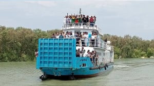 কক্সবাজার-মহেশখালী নৌপথে পরীক্ষামূলক চালু হলো সি-ট্রাক