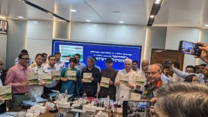 ‘প্রত্নকথা’ বইয়ের মোড়ক উন্মোচন তিন উপদেষ্টার