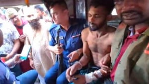 দোকানে চুরির সময় ধরা ব্যাংকের বুথে ডাকাতির আসামি