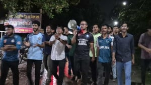হলে ছাত্ররাজনীতি নিষিদ্ধের দাবিতে জাবিতে বিক্ষোভ