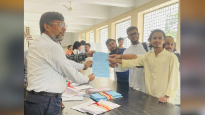 দ্বিতীয় দিনে রাকসুর মনোনয়ন ফরম নিলেন ৯ জন