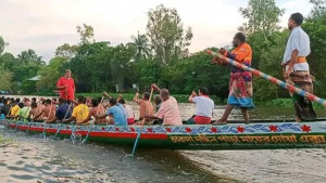 বরযাত্রীবাহী নৌকার ধাক্কায় ডুবল নৌকাবাইচের নৌকা, নিহত ২
