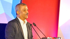 বড়লোকদের গলা কাটেন, কিন্তু গরিব রোগীদের ১৪-১৫টা টেস্ট দেওয়া বন্ধ করেন: আসিফ নজরুল