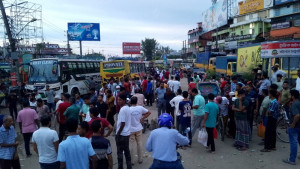 বরিশালে আন্দোলনরত শিক্ষার্থীদের সঙ্গে শ্রমিকদের সংঘর্ষ, পরিবহন ধর্মঘটের ডাক  