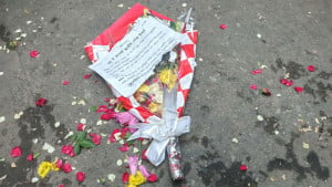 ধানমন্ডি ৩২: নিরাপত্তার মধ্যে শোক জানাতে গিয়ে মারধর-হেনস্তার শিকার