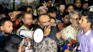 হলে ছাত্ররাজনীতি নিষিদ্ধ করা হলো, বললেন ঢাবি উপাচার্য