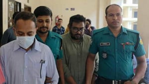 ফ্লাইট এক্সপার্টের দুই কর্মকর্তা দুইদিনের রিমান্ডে