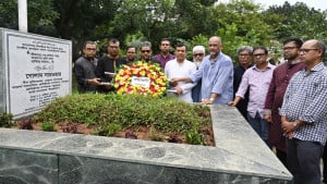 সম্পাদক গোলাম সারওয়ারকে শ্রদ্ধা ও ভালোবাসায় স্মরণ