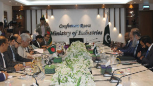 শিল্প উপদেষ্টার সঙ্গে পাকিস্তানের বাণিজ্যমন্ত্রীর বৈঠক, শিল্প-কৃষি নিয়ে আলোচনা 