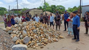 জৈন্তাপুরে টাস্কফোর্সের অভিযানে ১৪ হাজার ঘনফুট পাথর জব্দ